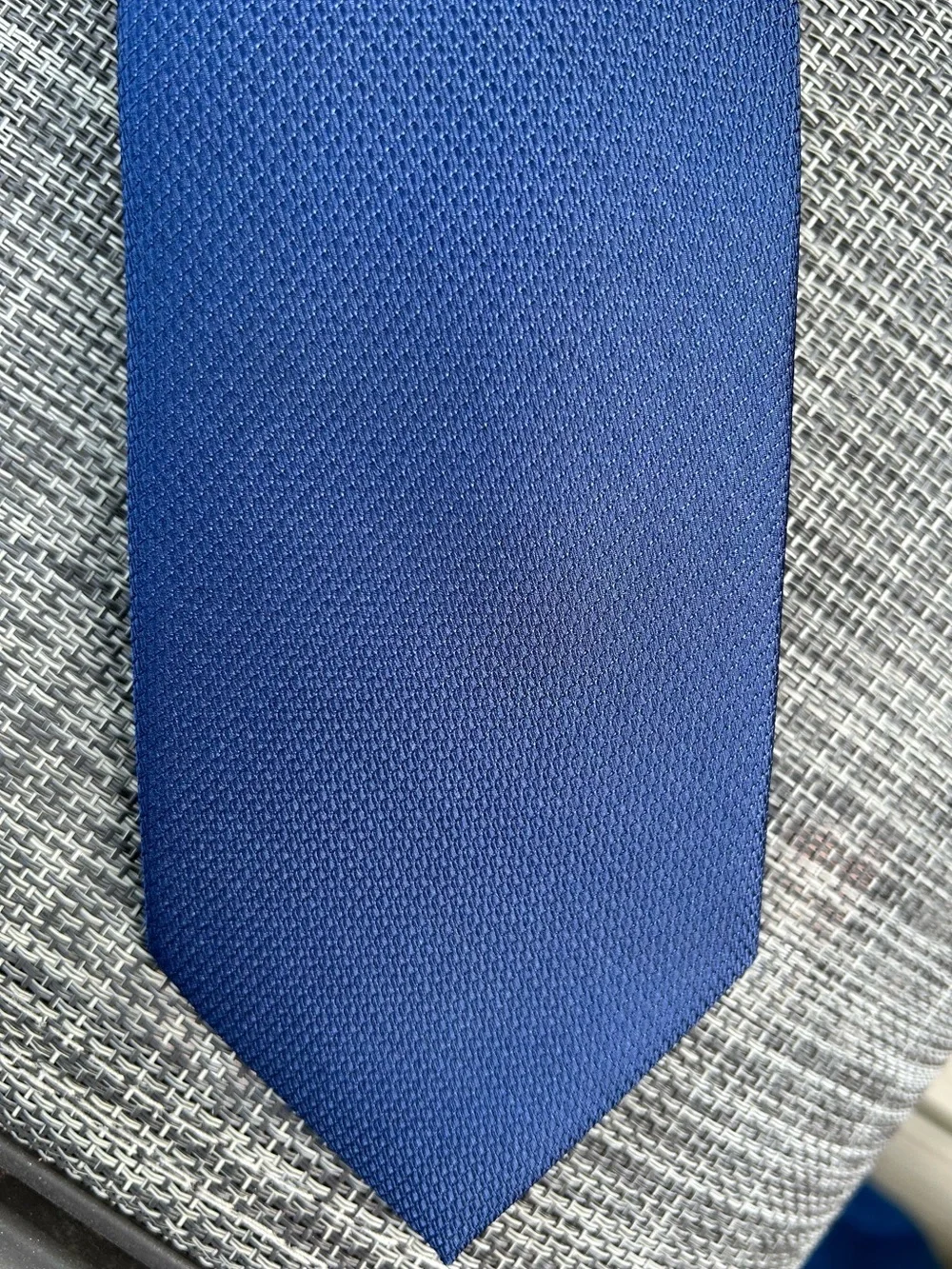 Tommy Hilfiger NWT Blue Herringbone Refined Textured Premium Necktie Quality.